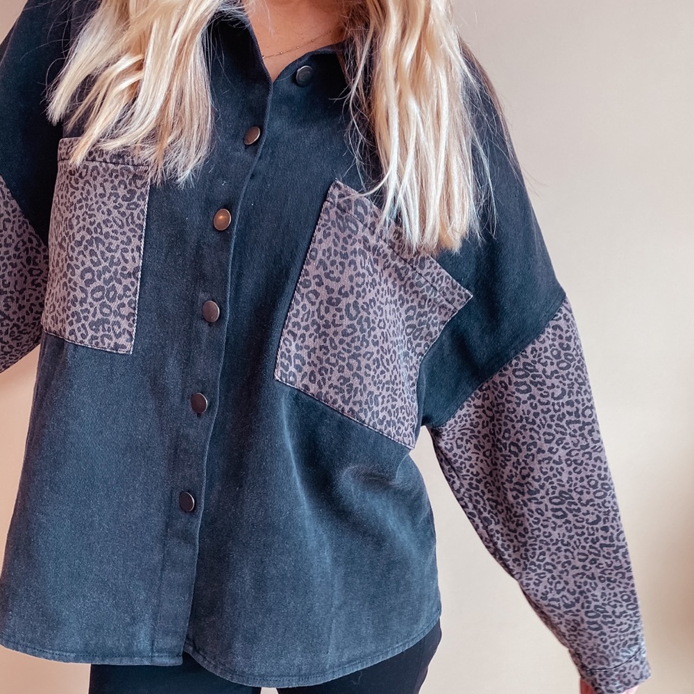 Vintage washed leopard shacket
